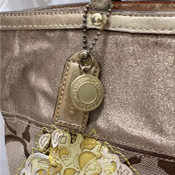 Coach authentic Signature floral appliqué canvas and leather bag. Used. - Picture 6 of 7